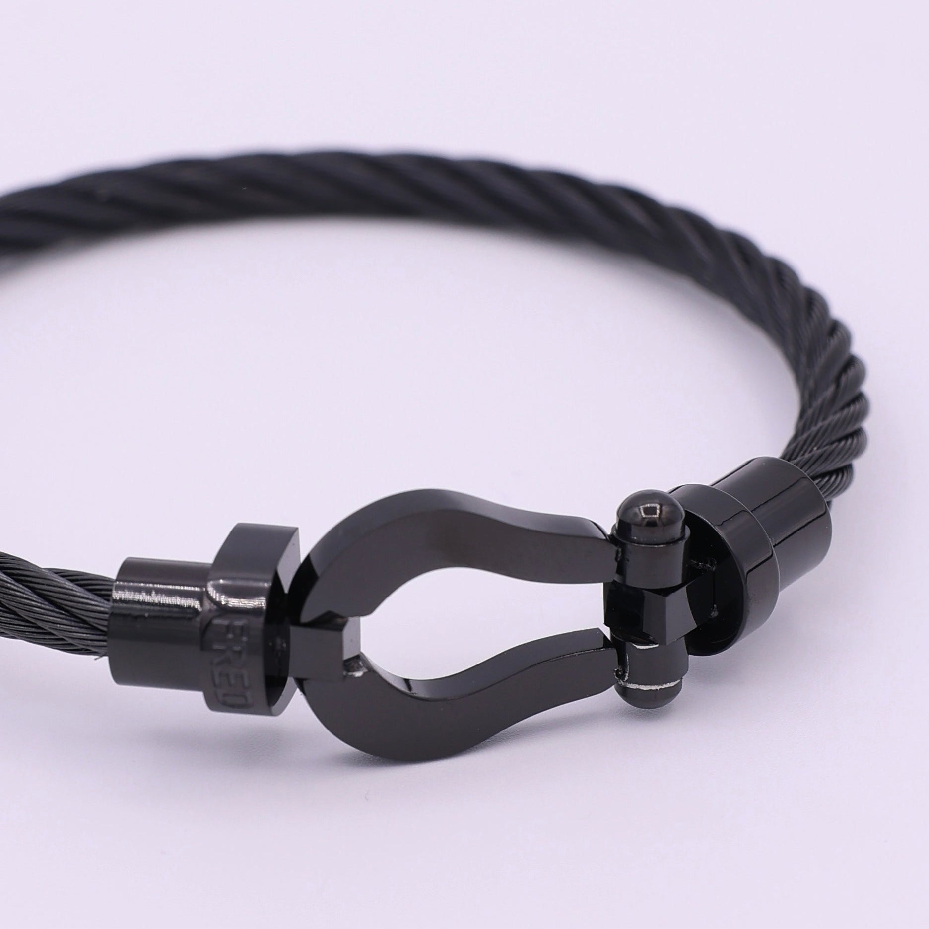 BUCKLE BRACELET - BLACK ON BLACK
