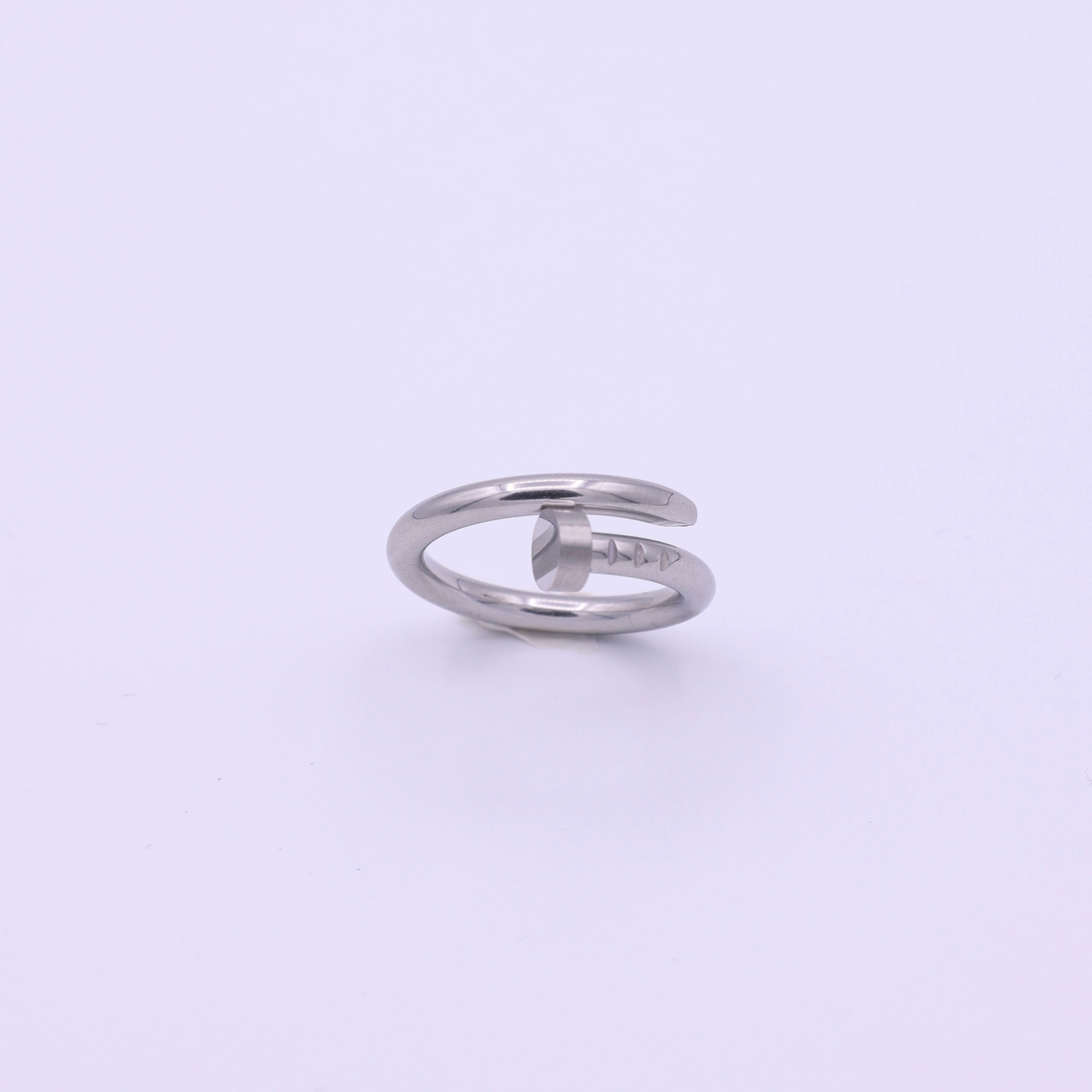 GEDRAAIDE RING – 18K GOUD
