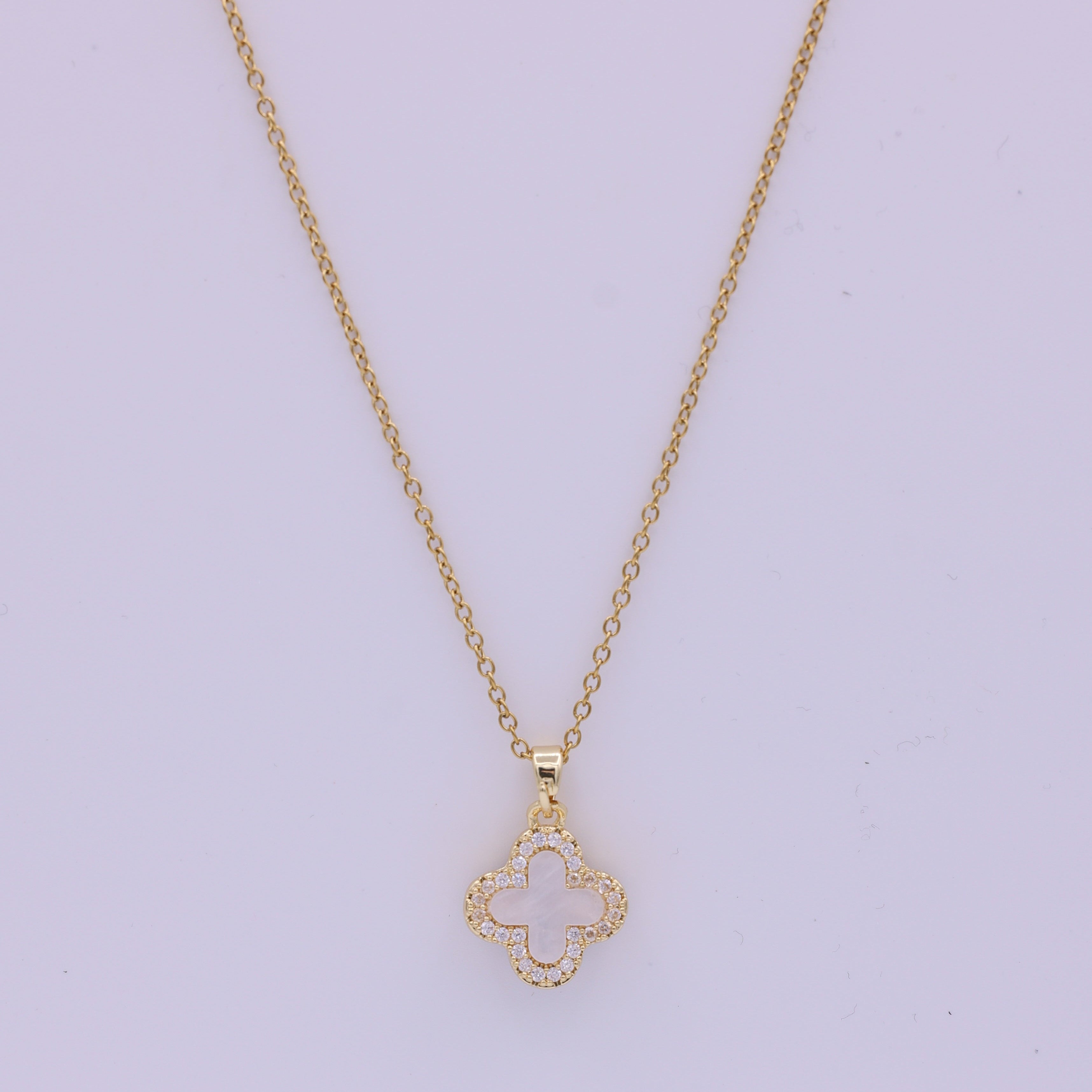 CLOVER CHARM CHAIN - GOLD WHITE