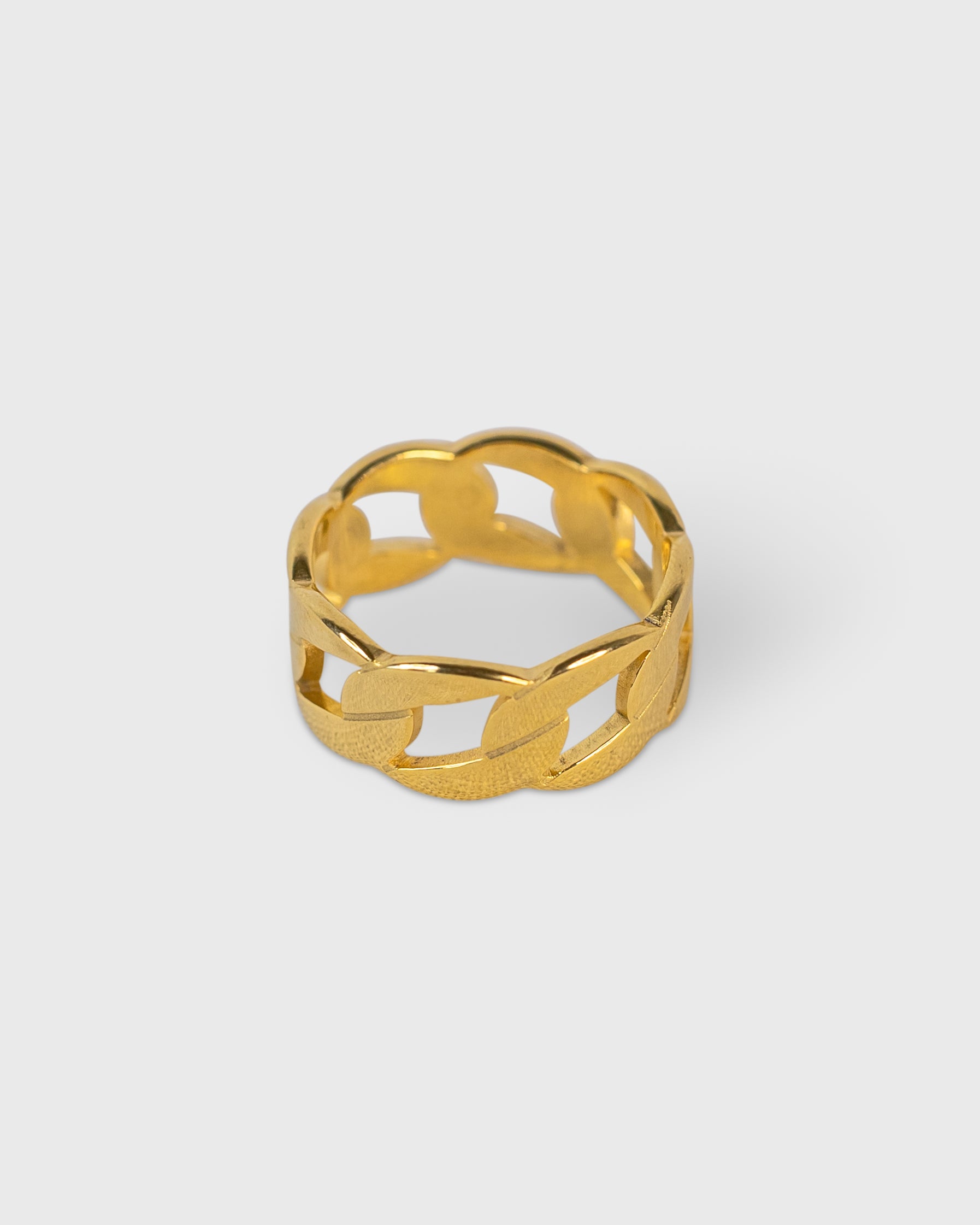 GEDRAAIDE RING – 18K GOUD